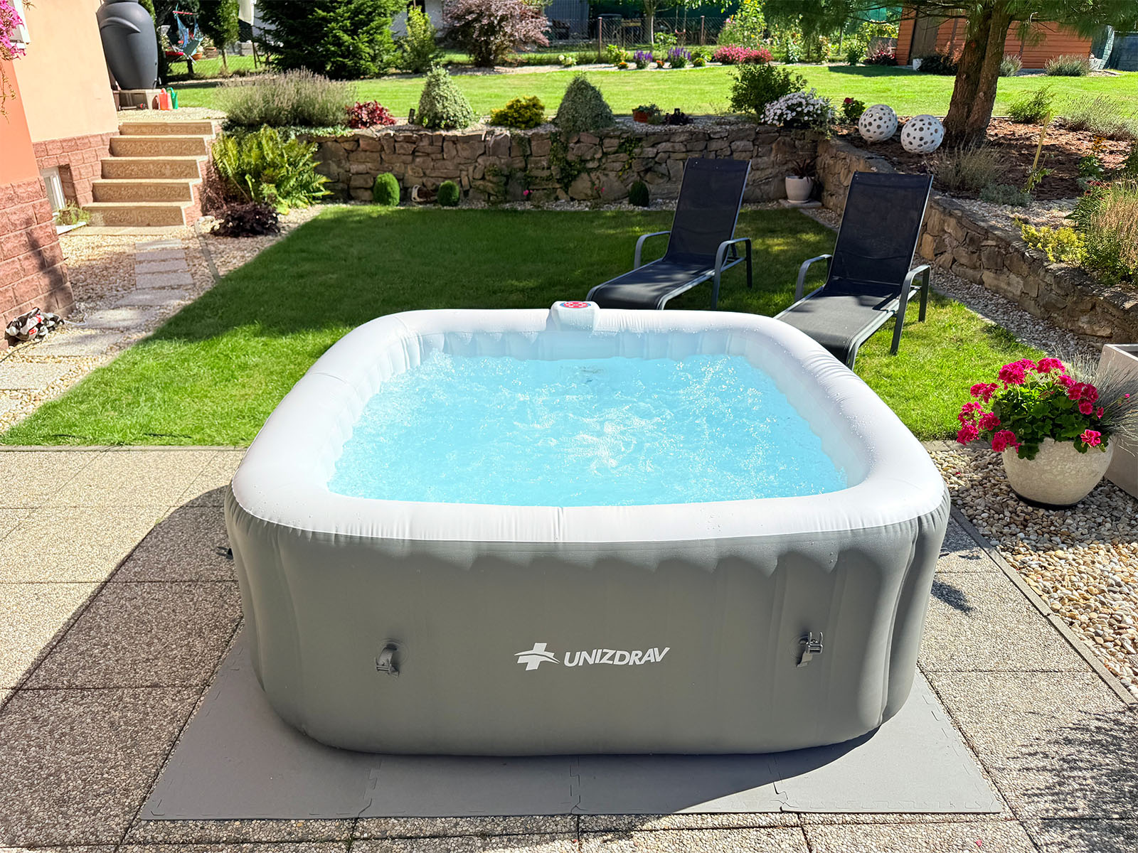 Jacuzzi cu hidromasaj gonflabil UNIZDRAV pentru 6 persoane