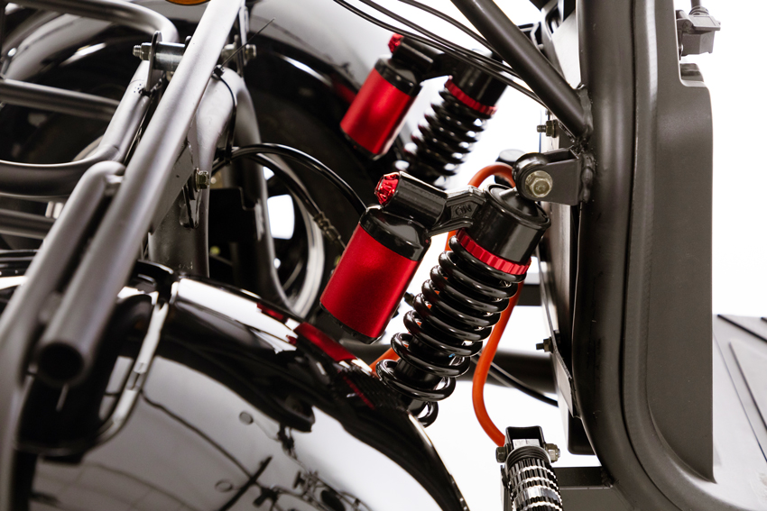 ELECTRIC CHOPPER UNIZDRAV PRO cu trei roți - motor puternic de 2000 W