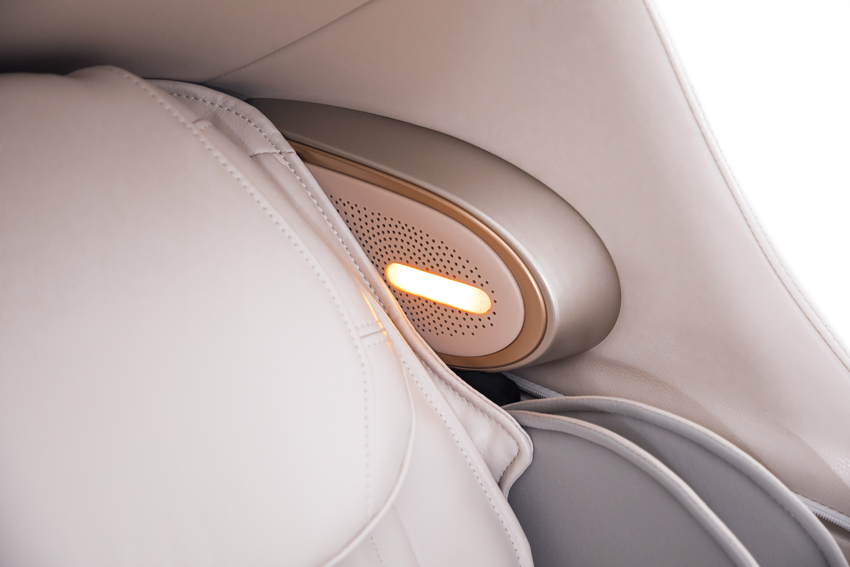 Fotoliu electric de masaj ProLux 4D MASSAGER cu ionizator de aer, alb