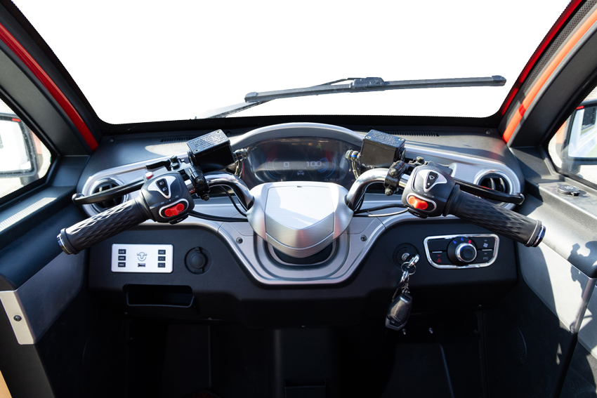 Scuter electric cu trei roți UNIZDRAV MiniCar