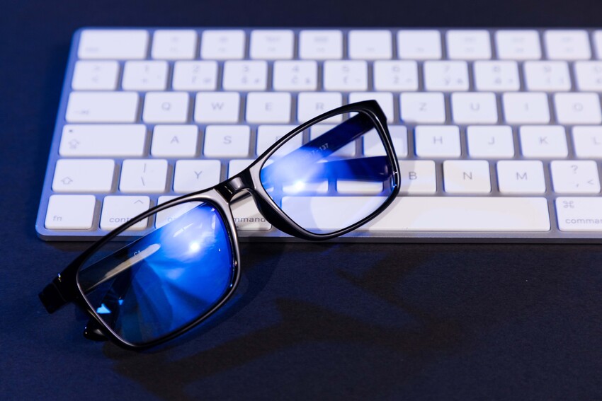Ochelari UNIZDRAV anti-lumină albastră negru - unisex + husă, geantă și set de testare