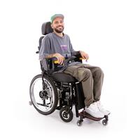 Scaun cu rotile electric cu ridicare verticală