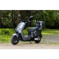 Scuter electric UNIZDRAV e-City cu o autonomie de 120 km