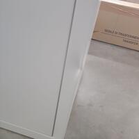 Noptieră MEDIK metalică -DETERIORARE PE O MUCHIE