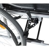 Scaun cu rotile reglabil - ARTICOL EXPUS, SUPORTUL DE PICIOARE SI SPĂTAR MURDARE