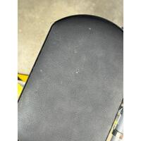 Scaun cu rotile reglabil - ARTICOL EXPUS, SUPORTUL DE PICIOARE SI SPĂTAR MURDARE