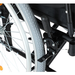 Scaun cu rotile ușor cu frâne pentru  însoțitor