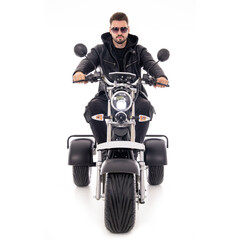 ELECTRIC CHOPPER UNIZDRAV cu trei roți - motor puternic de 2000 W
