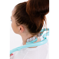 Instrument de masaj pentru coloana cervicală cu 6 role