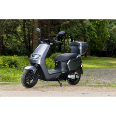 Scuter electric UNIZDRAV e-City cu o autonomie de 60 km