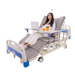 Pat electric rabatabil cu saltea Multibed - ZGÂRIETURI, ROȚI ȘI SALTEA UȘOR MURDARE