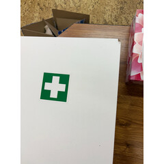 Trusă de prim ajutor din lemn suspendată- fără ustensile, albă (Articol folosit)