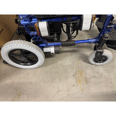 Scaun cu rotile electric cu lumini, 46 cm - PORDUS EXPUS ÎN SHOWROOM, ANVELOPE/TREPTE MURDARE