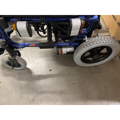 Scaun cu rotile electric cu lumini, 46 cm - PORDUS EXPUS ÎN SHOWROOM, ANVELOPE/TREPTE MURDARE