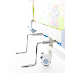 Pat mecanic de poziționare pentru copii cu saltea UNIZDRAV