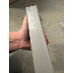 Dispozitiv electric de ridicare pacienți - FĂRĂ SLING, ROȚI UȘOR MURDARE, ZGÂRIETURI PE CONSTRUCȚIE