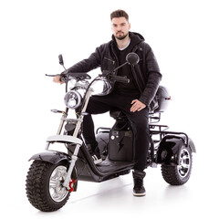 ELECTRIC CHOPPER UNIZDRAV PRO cu trei roți - motor puternic de 2000 W (Produs expus)