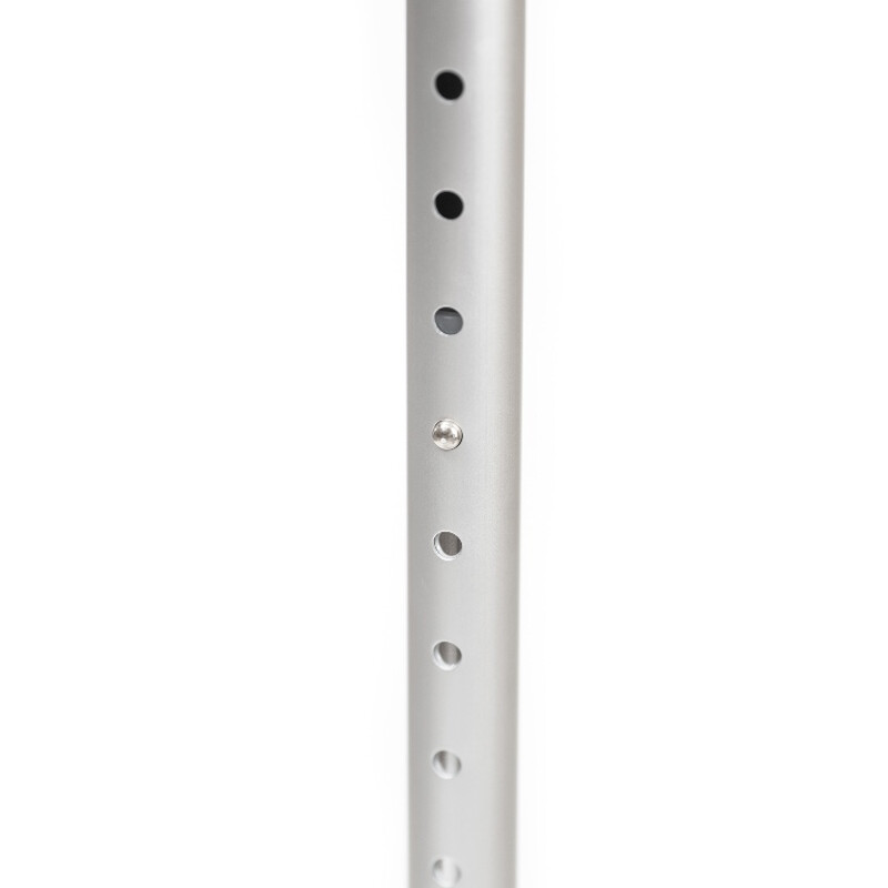 Baston cu patru puncte de sprijin