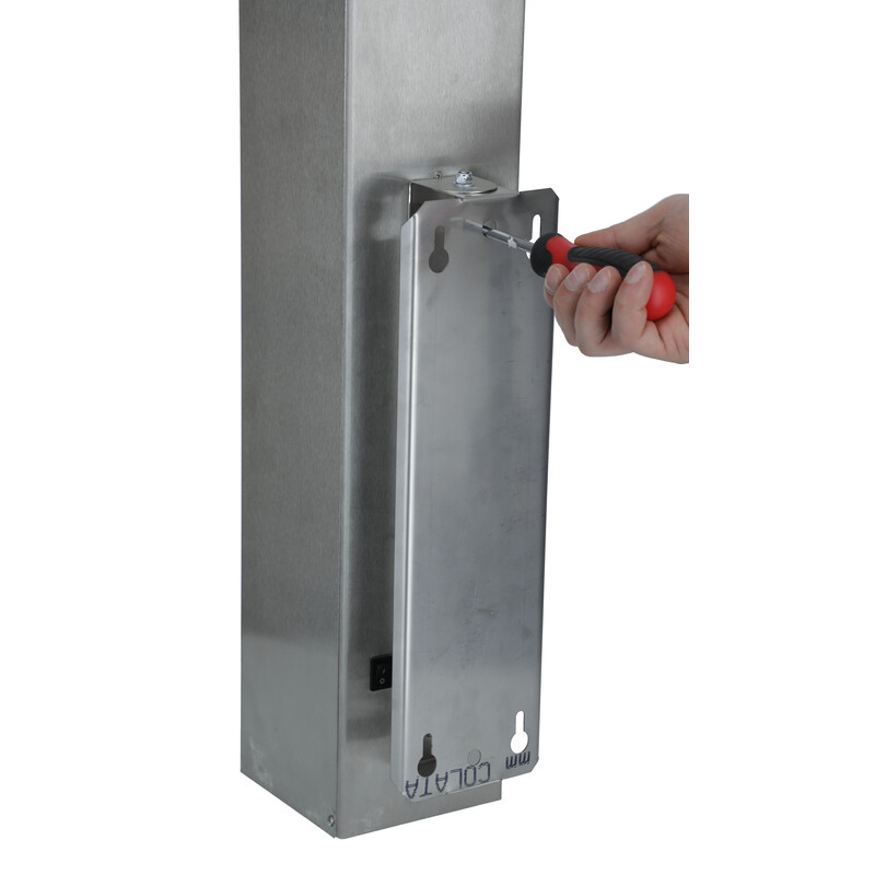 Lampă germicidă închisă pe perete UNIZDRAV