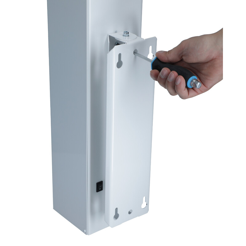 Lampă gernicidă UNIZDRAV, model închis, cu montare pe perete – varianta pe albă