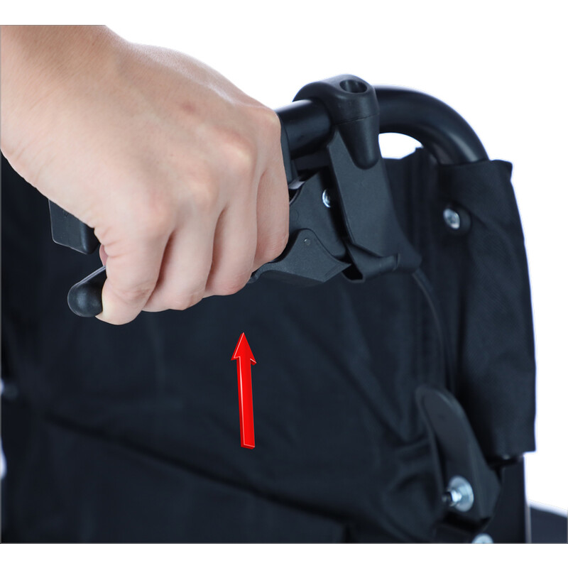 Scaun cu rotile ușor cu frâne pentru  însoțitor