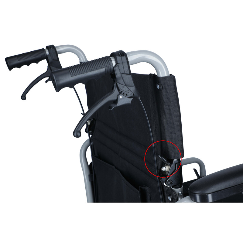 Scaun cu rotile pliabil UNIZDRAV