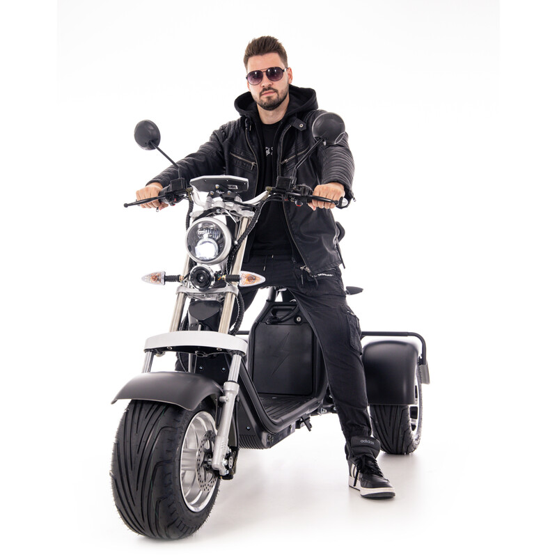ELECTRIC CHOPPER UNIZDRAV cu trei roți - motor puternic de 2000 W
