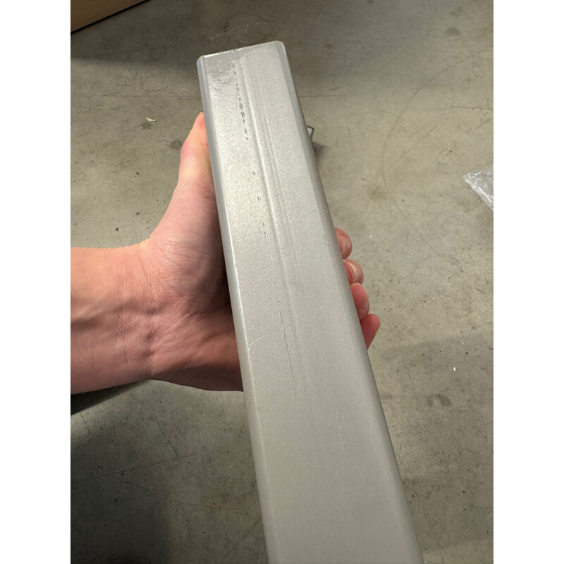 Dispozitiv electric de ridicare pacienți - FĂRĂ SLING, ROȚI UȘOR MURDARE, ZGÂRIETURI PE CONSTRUCȚIE