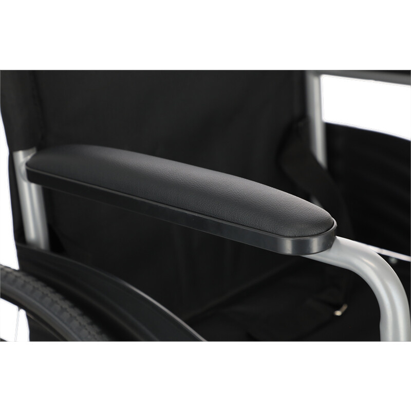 Scaunul cu rotile UNIZDRAV Basic