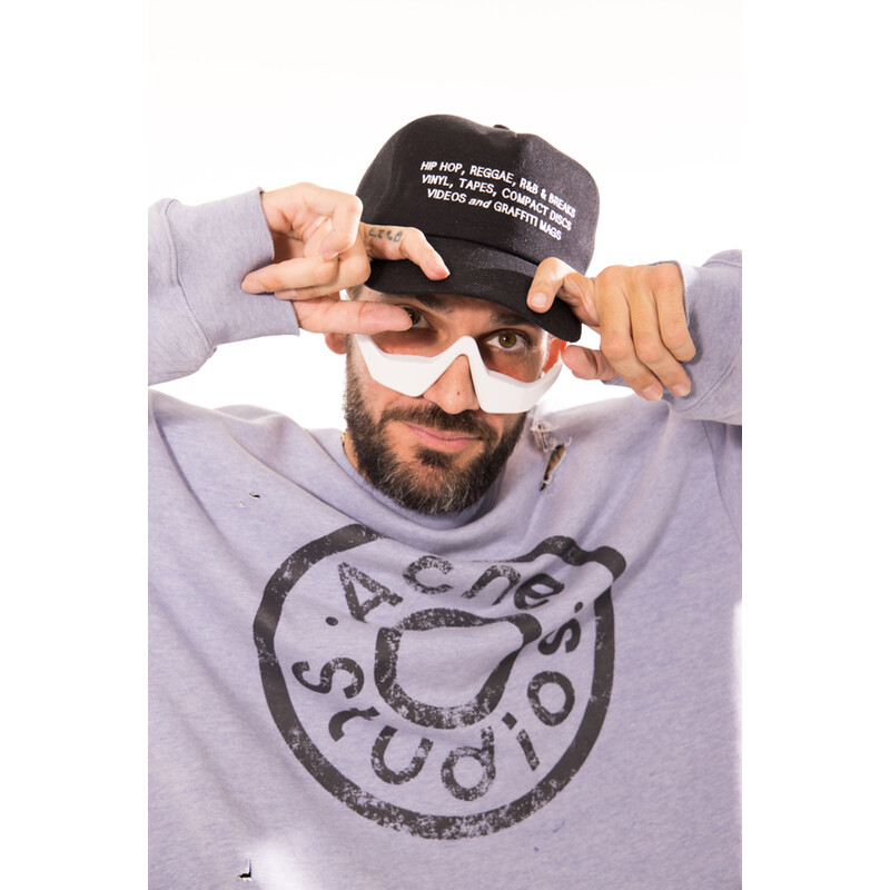 Terapia cu lumină 3D pentru pungile de sub ochi