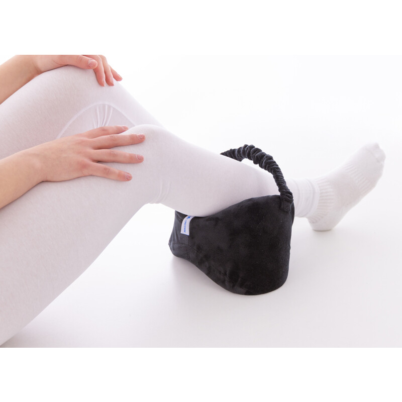 Pernă ergonomică pentru poziționarea corectă a picioarelor cu bandă elastică UNIZDRAV