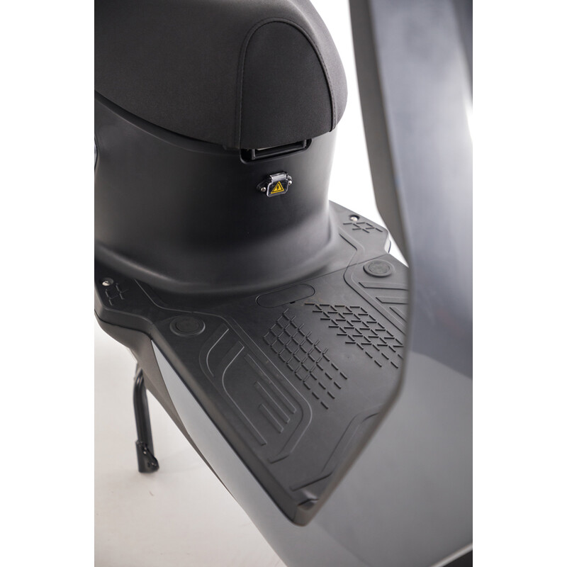 Scuter electric UNIZDRAV e-City cu o autonomie de 60 km