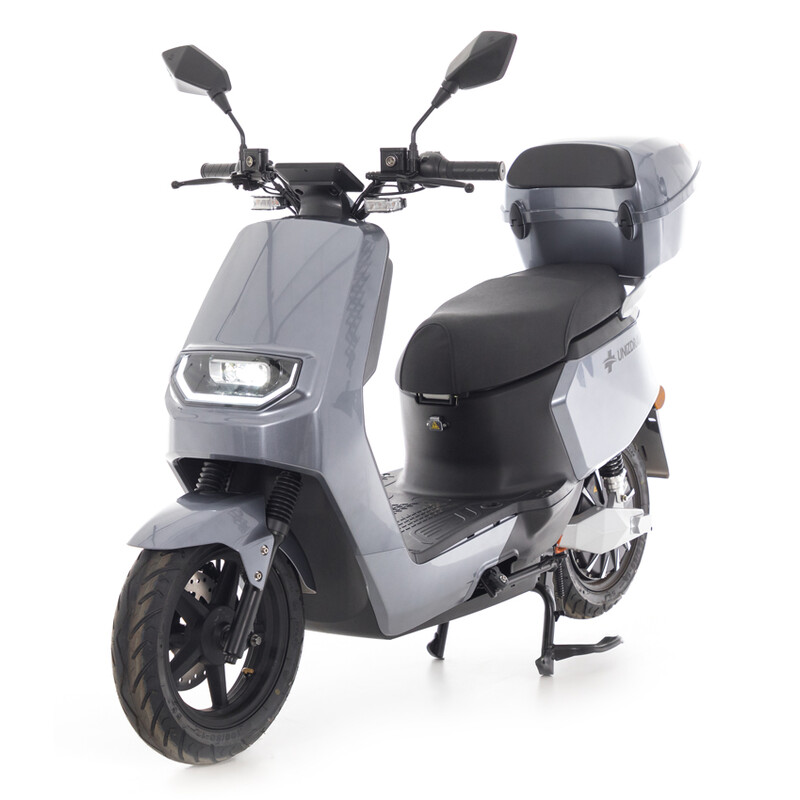 Scuter electric UNIZDRAV e-City cu o autonomie de 60 km