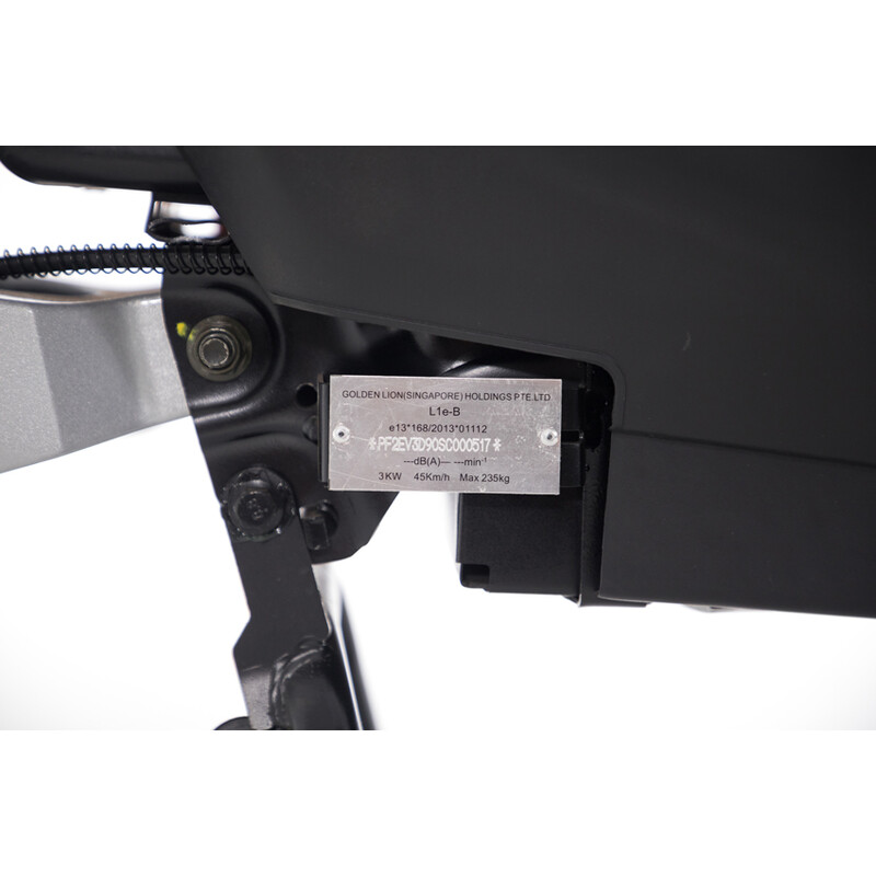 Scuter electric UNIZDRAV e-City cu o autonomie de 60 km