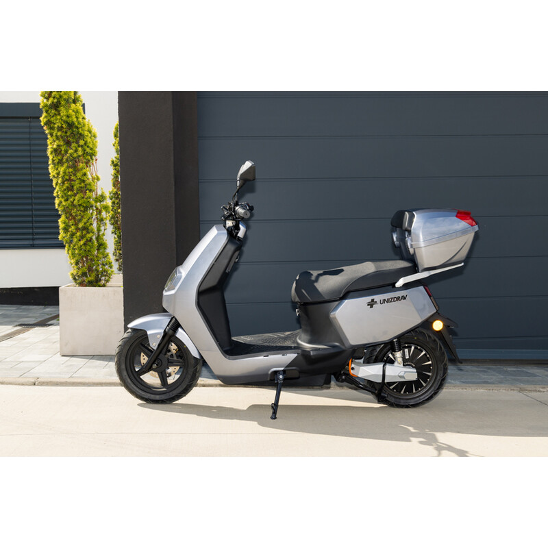 Scuter electric UNIZDRAV e-City cu o autonomie de 120 km