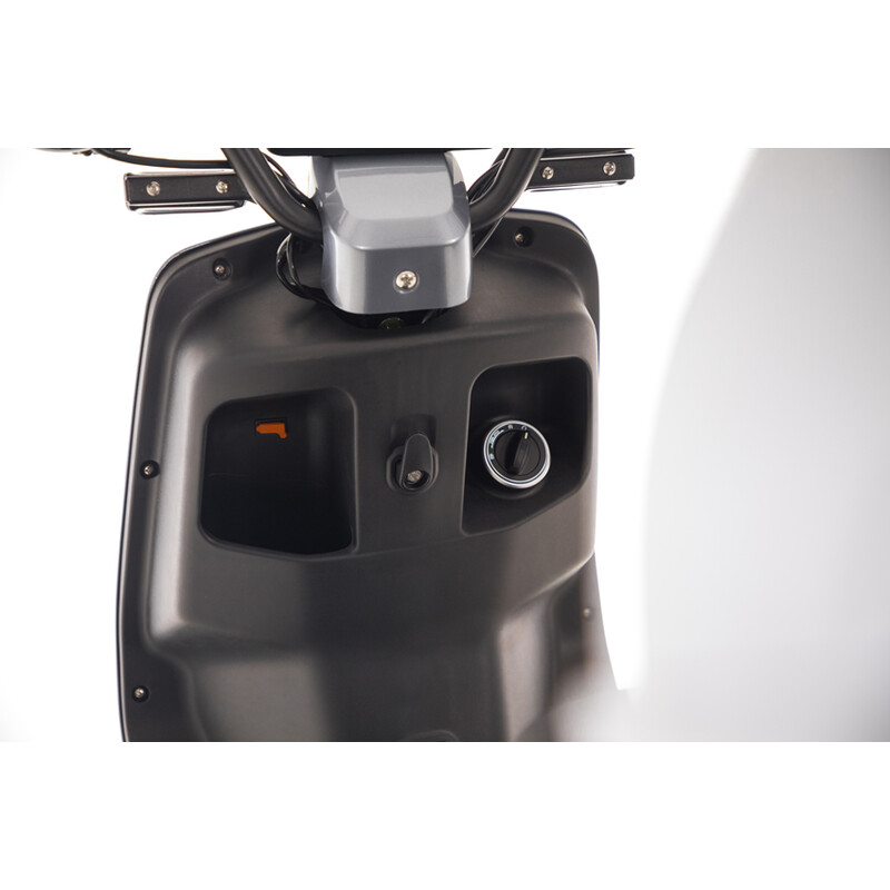 Scuter electric UNIZDRAV e-City cu o autonomie de 120 km