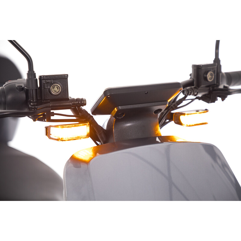 Scuter electric UNIZDRAV e-City cu o autonomie de 120 km