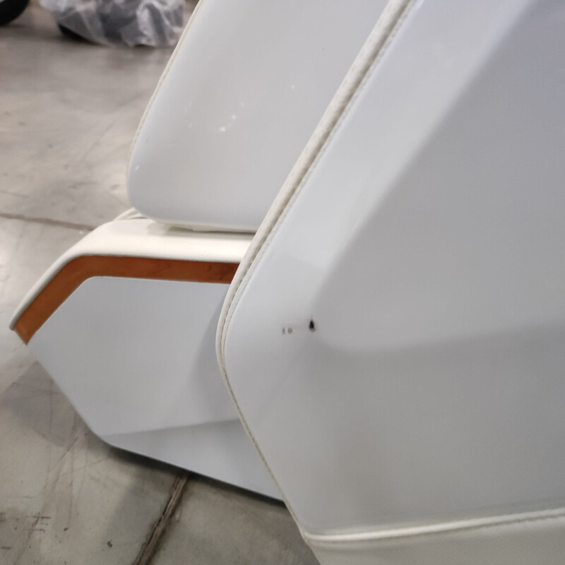 Scaun de masaj electric Prestige 3D MASSAGER cu ionizator de aer, alb (Produs folosit)