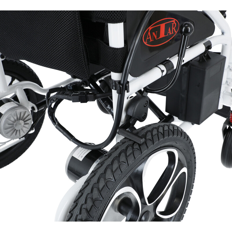 Scaun cu rotile electric AT52304 (Articol folosit)