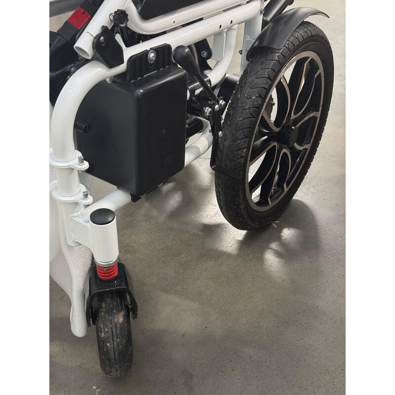 Scaun cu rotile electric AT52304 (Articol folosit)