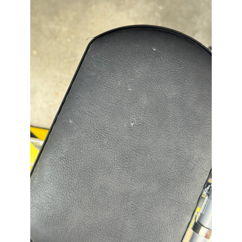 Scaun cu rotile reglabil - ARTICOL EXPUS, SUPORTUL DE PICIOARE SI SPĂTAR MURDARE