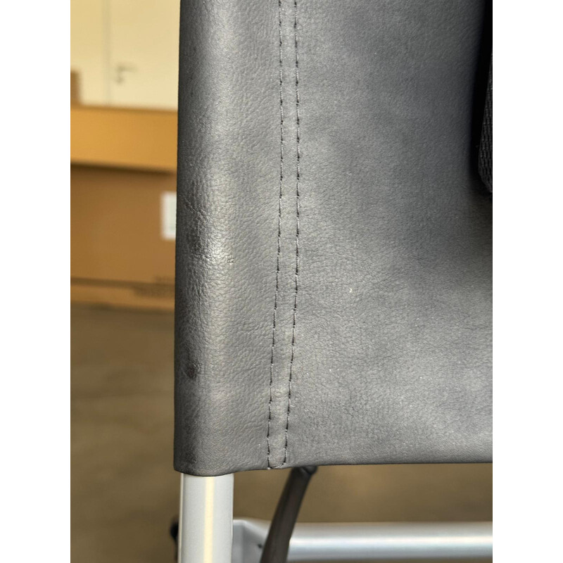 Scaun cu rotile reglabil - ARTICOL EXPUS, SUPORTUL DE PICIOARE SI SPĂTAR MURDARE