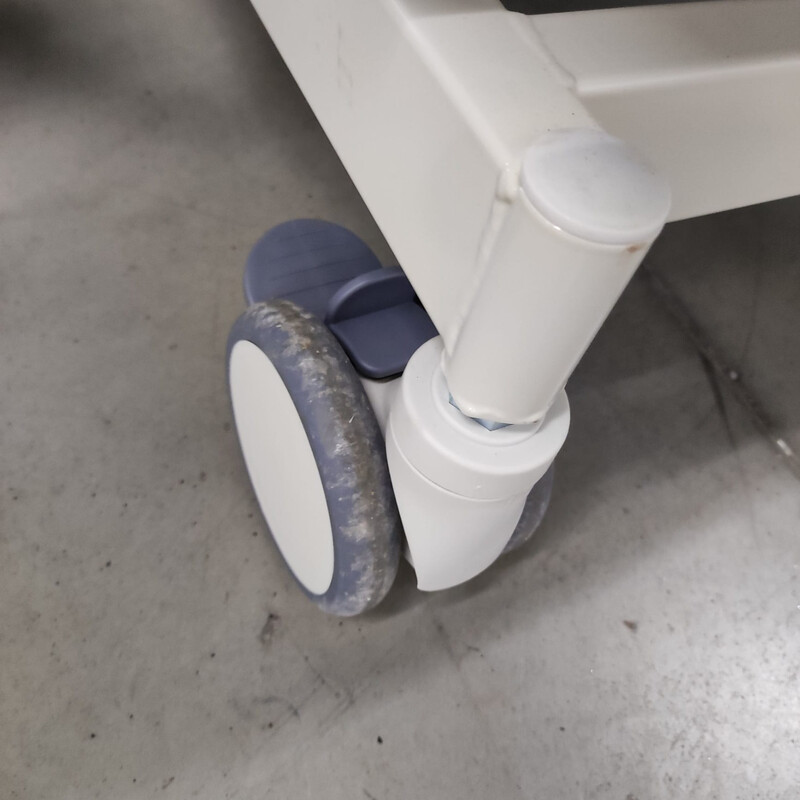 Pat electric rabatabil cu saltea Multibed - ZGÂRIETURI, ROȚI ȘI SALTEA UȘOR MURDARE