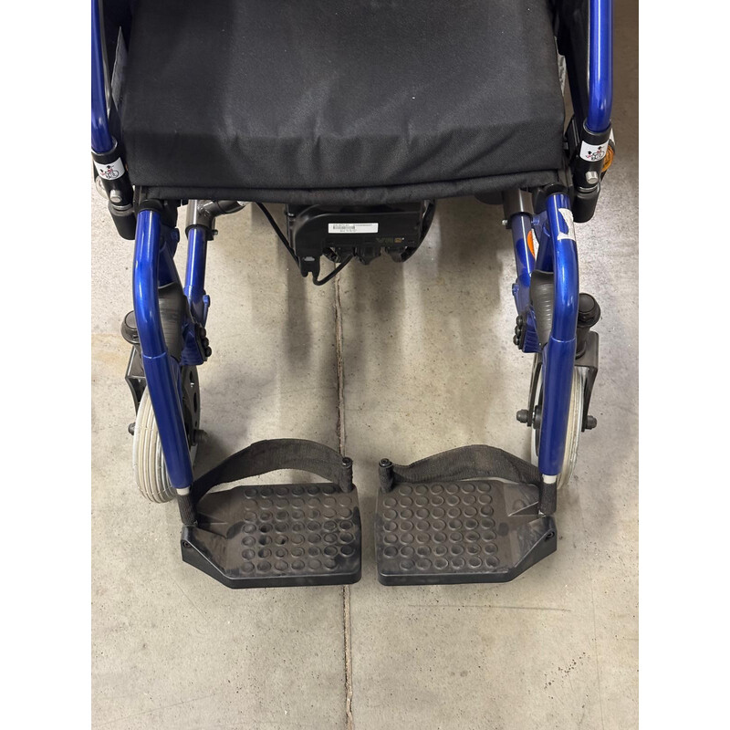 Scaun cu rotile electric cu lumini, 46 cm - PORDUS EXPUS ÎN SHOWROOM, ANVELOPE/TREPTE MURDARE