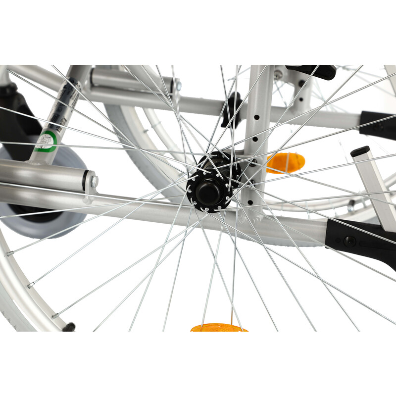 Scaun cu rotile ușor cu centru de greutate reglabil (Articol expus)