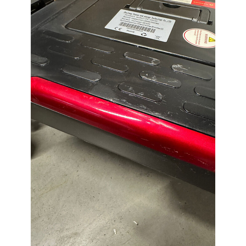 Scaun cu rotile pliabil COMPACT pentru seniori cu baterie litiu