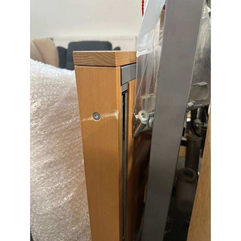 Dispozitiv electric de ridicare pacienți - FĂRĂ SLING, ROȚI UȘOR MURDARE, ZGÂRIETURI PE CONSTRUCȚIE