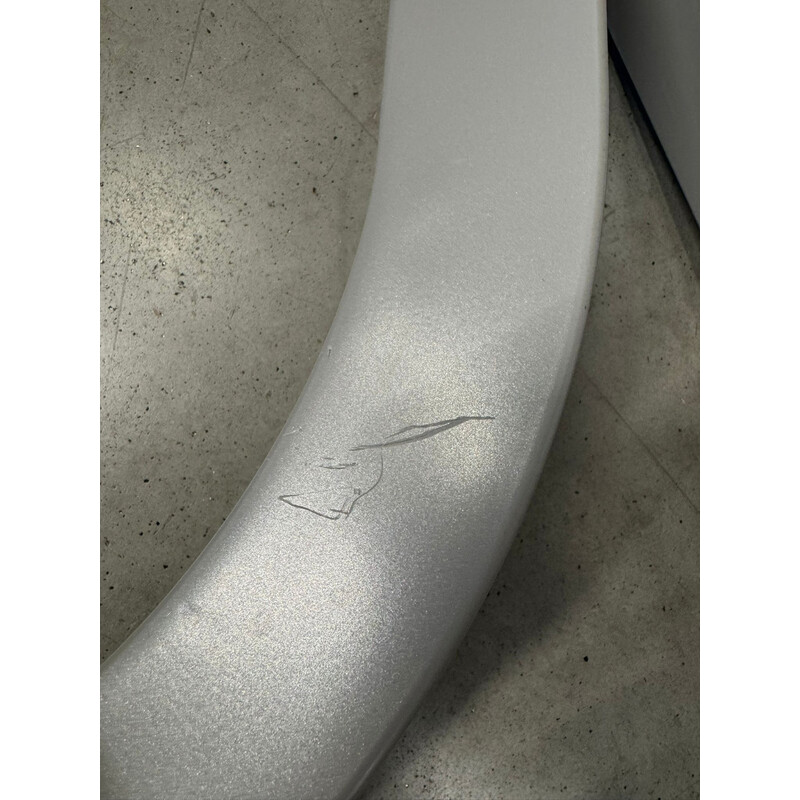 Dispozitiv electric de ridicare pacienți - FĂRĂ SLING, ROȚI UȘOR MURDARE, ZGÂRIETURI PE CONSTRUCȚIE