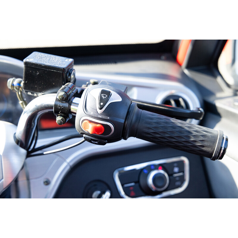 Scuter electric cu trei roți UNIZDRAV MiniCar  (Articol folosit)