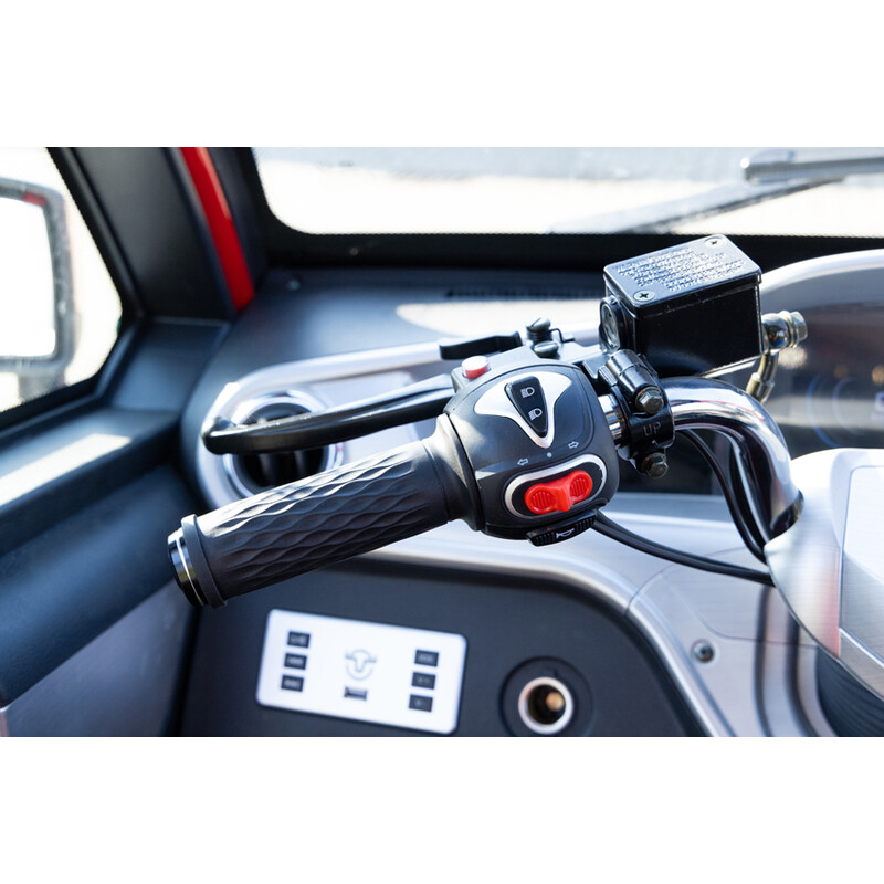 Scuter electric cu trei roți UNIZDRAV MiniCar  (Articol folosit)